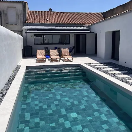 De Reve A - Piscine Chauffee Szálloda